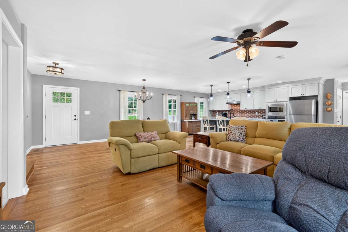 106 St James Court Property Photo 8