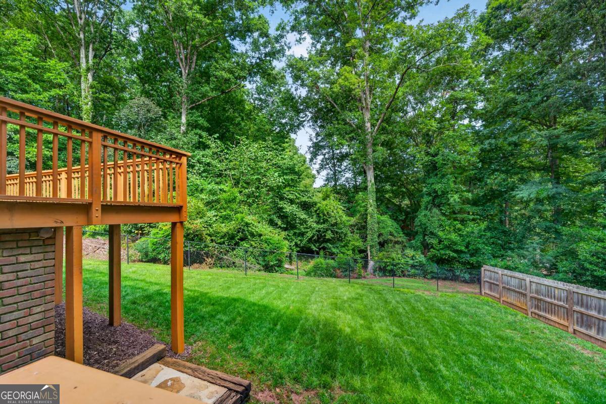 106 St James Court Property Photo 25