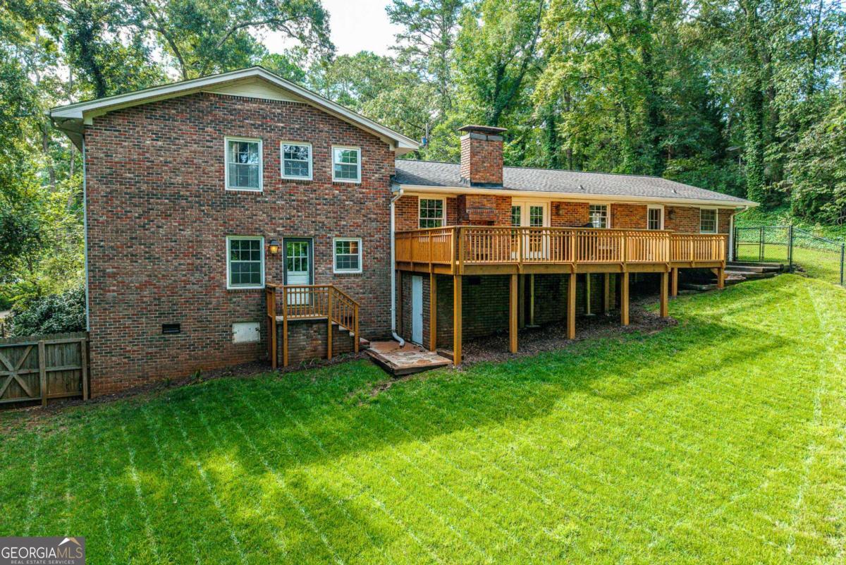 106 St James Court Property Photo 26
