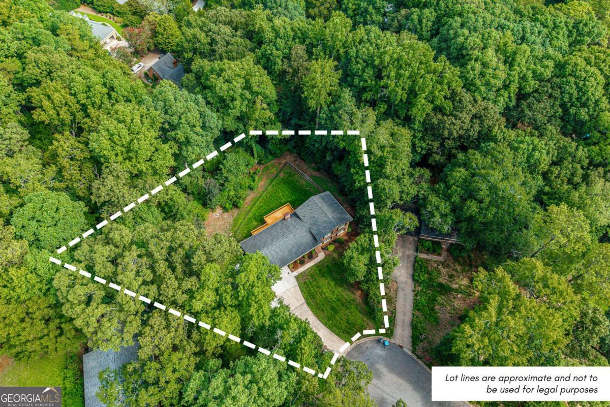 106 St James Court Property Photo 28