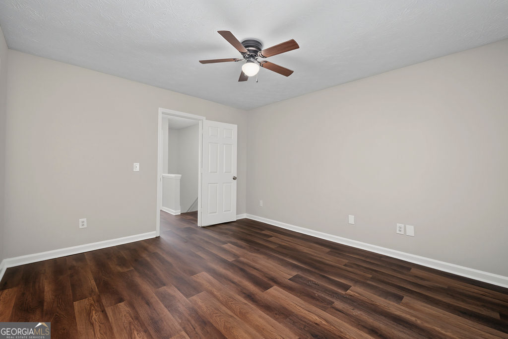 2041 Charter Manor Property Photo 13