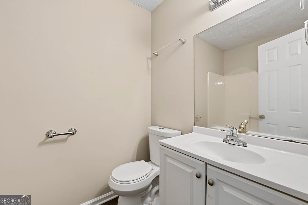 2041 Charter Manor Property Photo 15