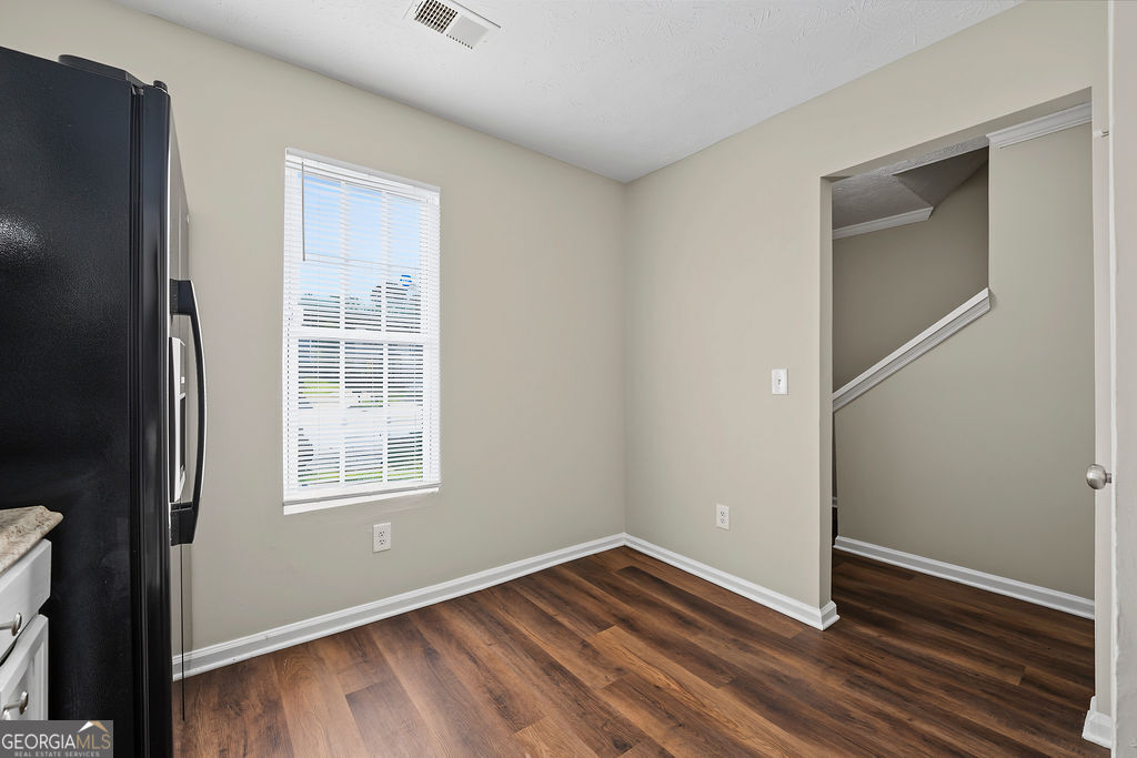 2041 Charter Manor Property Photo 17