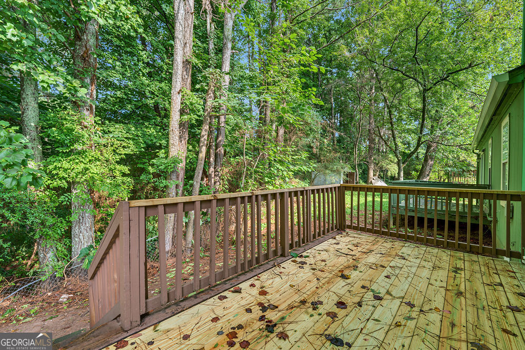 2041 Charter Manor Property Photo 19