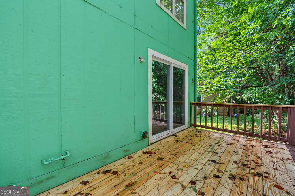 2041 Charter Manor Property Photo 20