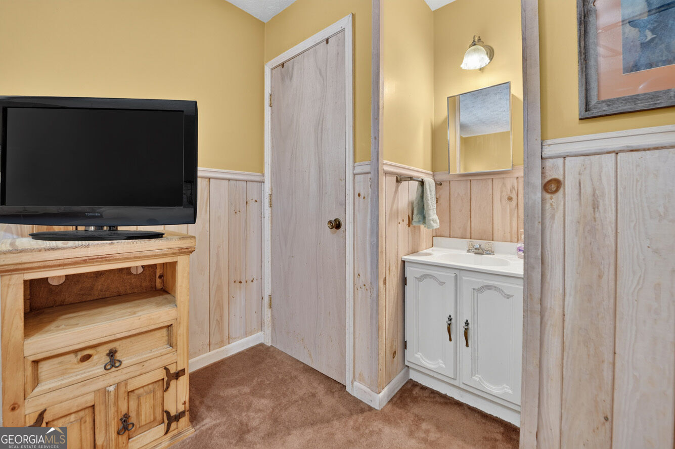 400 Matrix Circle Property Photo 24