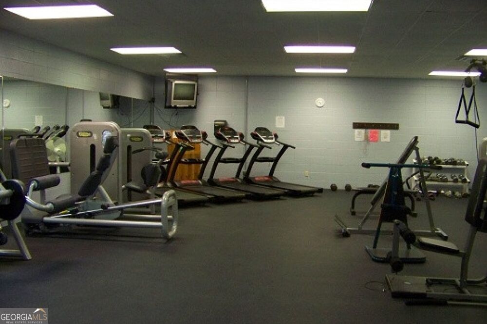 400 Matrix Circle Property Photo 63