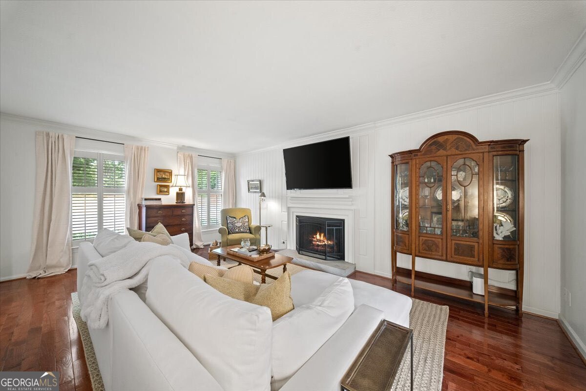 12 Queen Victoria Place Ne Property Photo 5