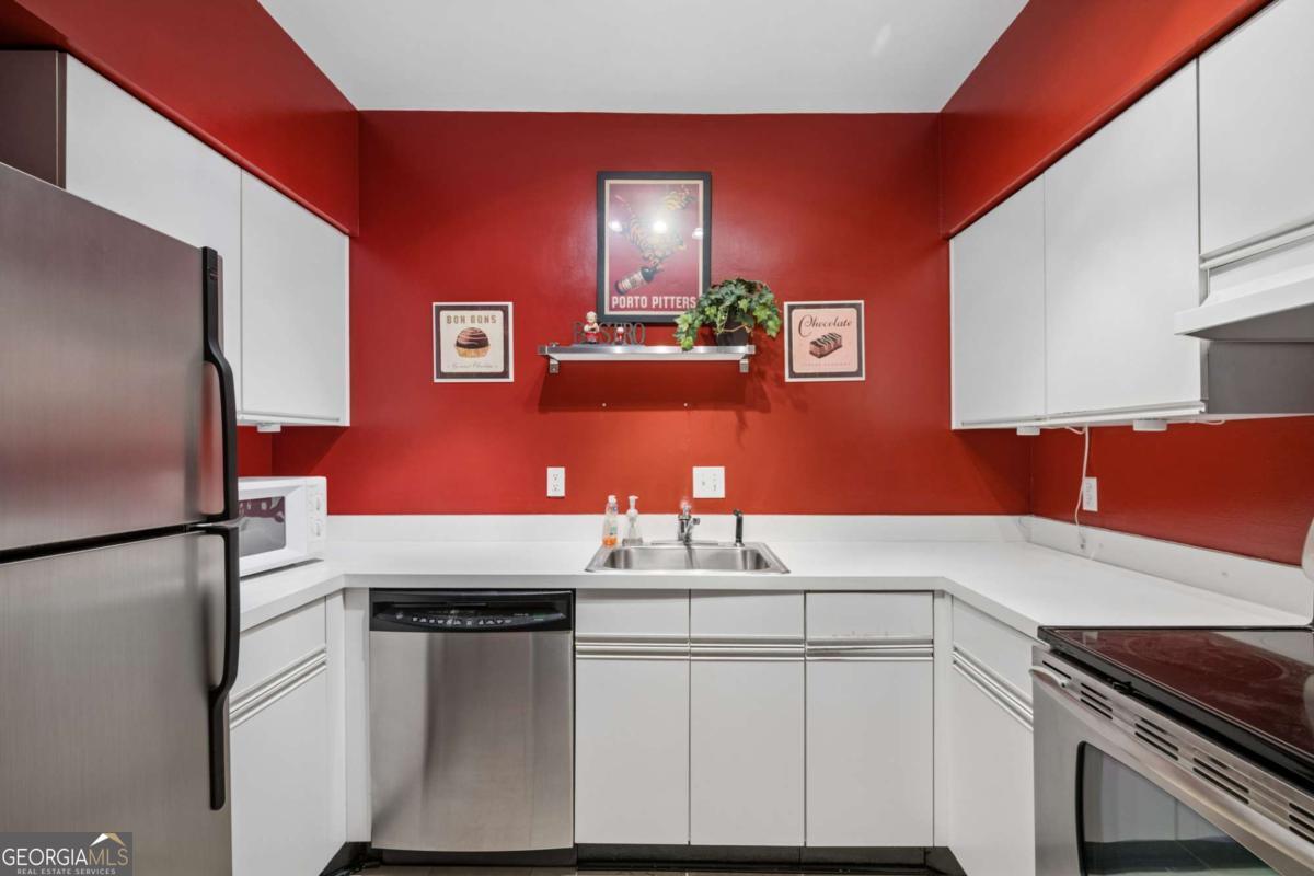 1421 Peachtree Street Ne # 212 Property Photo 8