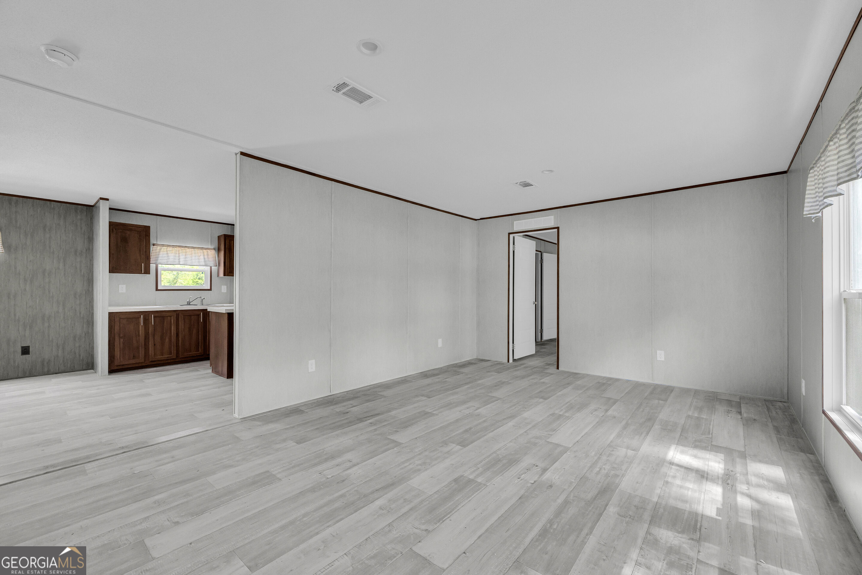 1625 Elberton Road Property Photo 4