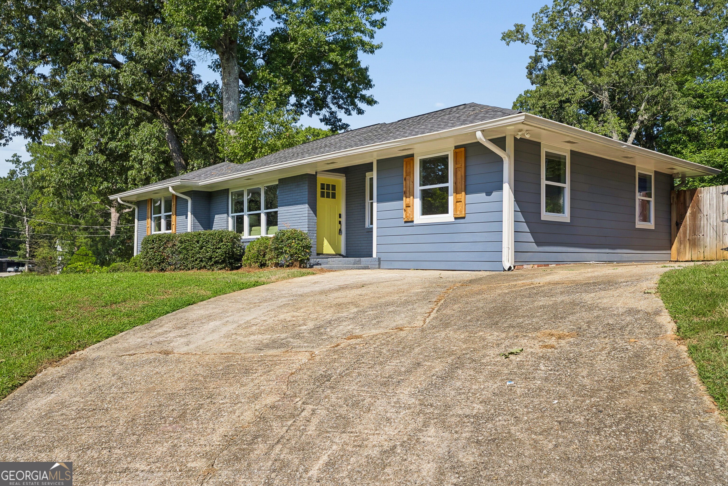645 Montevista Street Sw Property Photo 1
