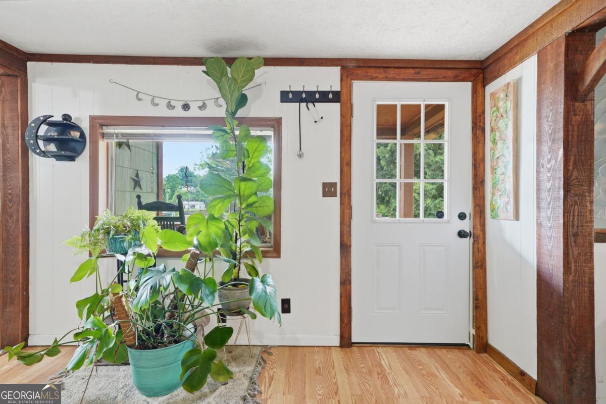 231 Ada Street Property Photo 5