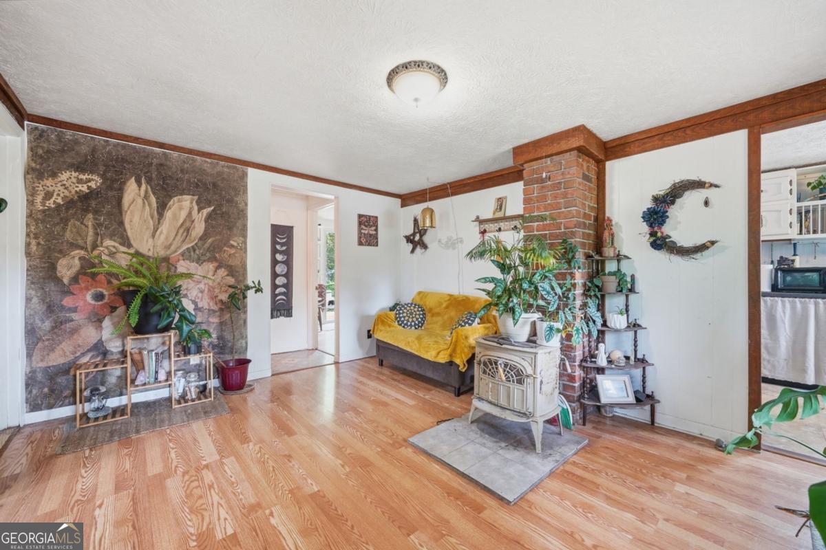231 Ada Street Property Photo 8