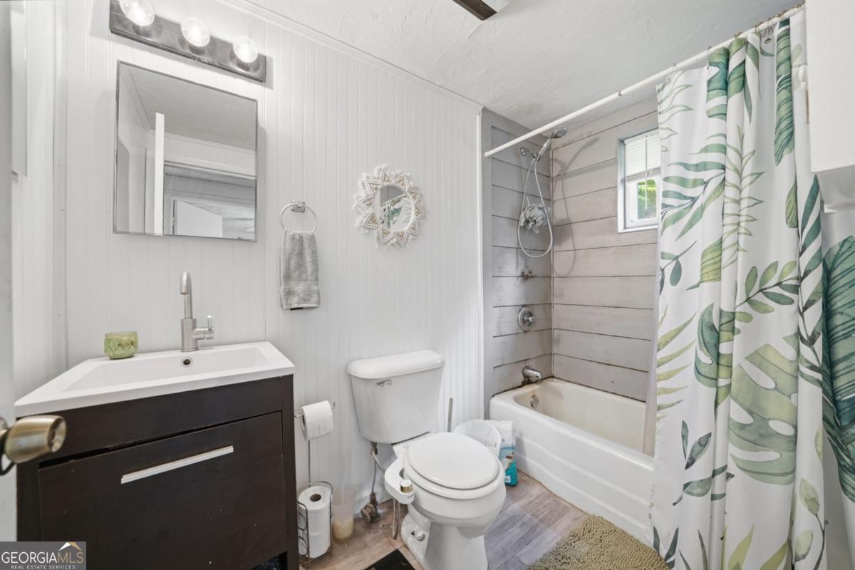 231 Ada Street Property Photo 20