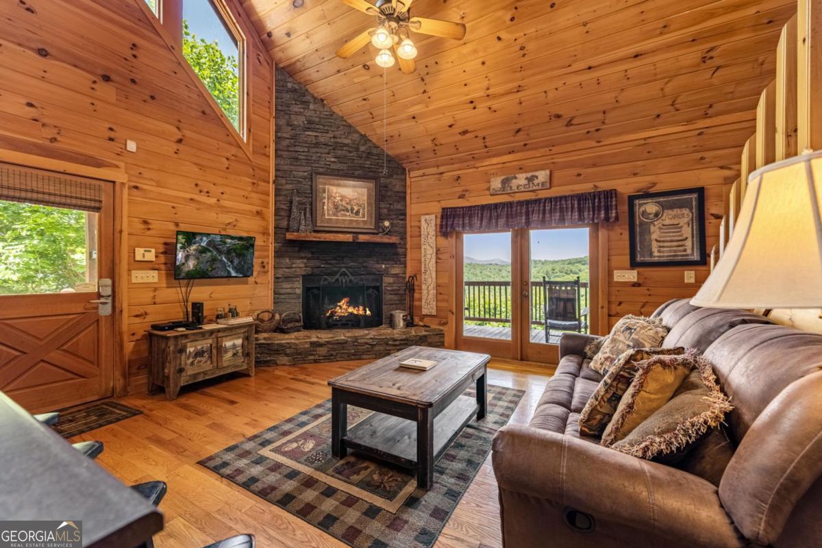 469 Mountain High Drive Property Photo 13