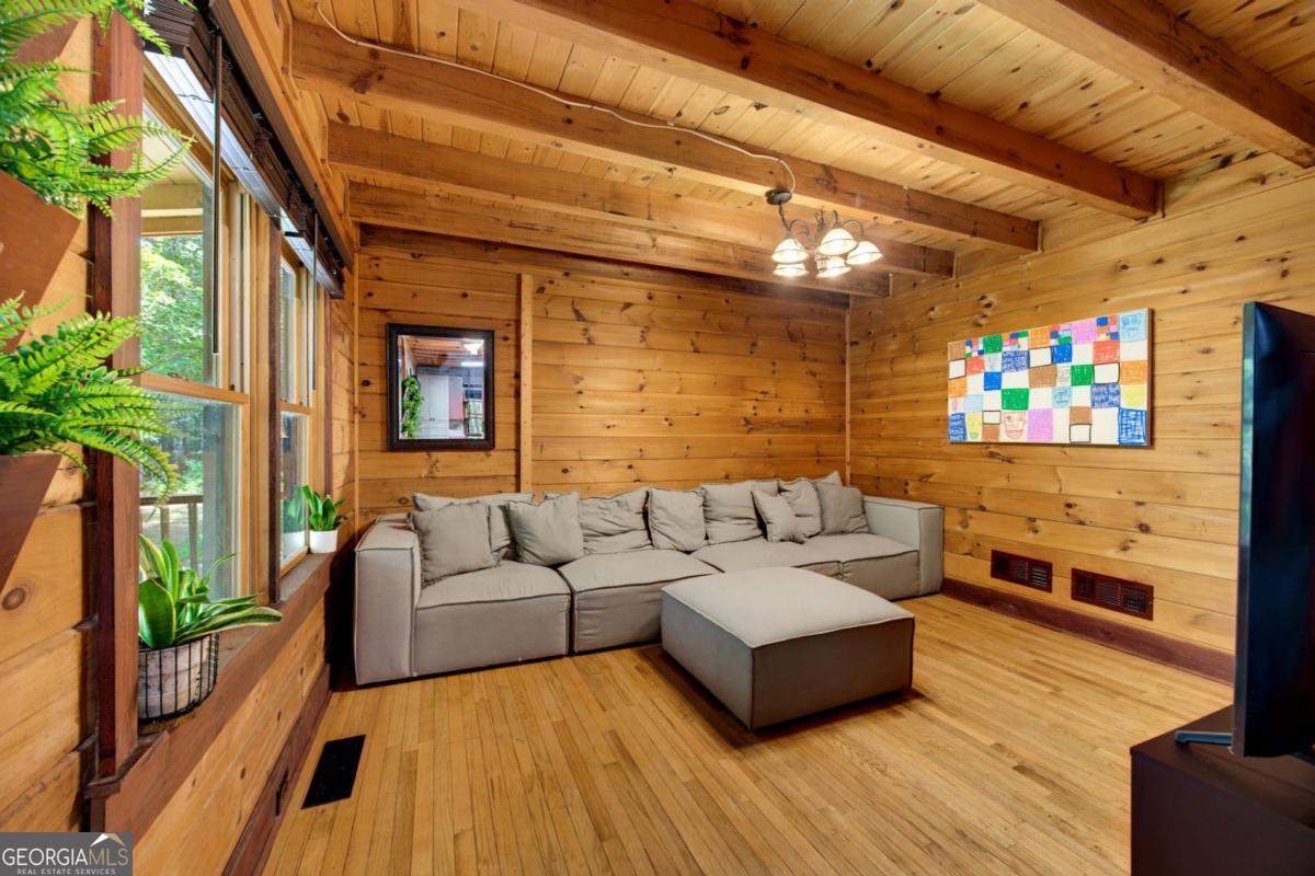 1448 Old County Farm Road Property Photo 7