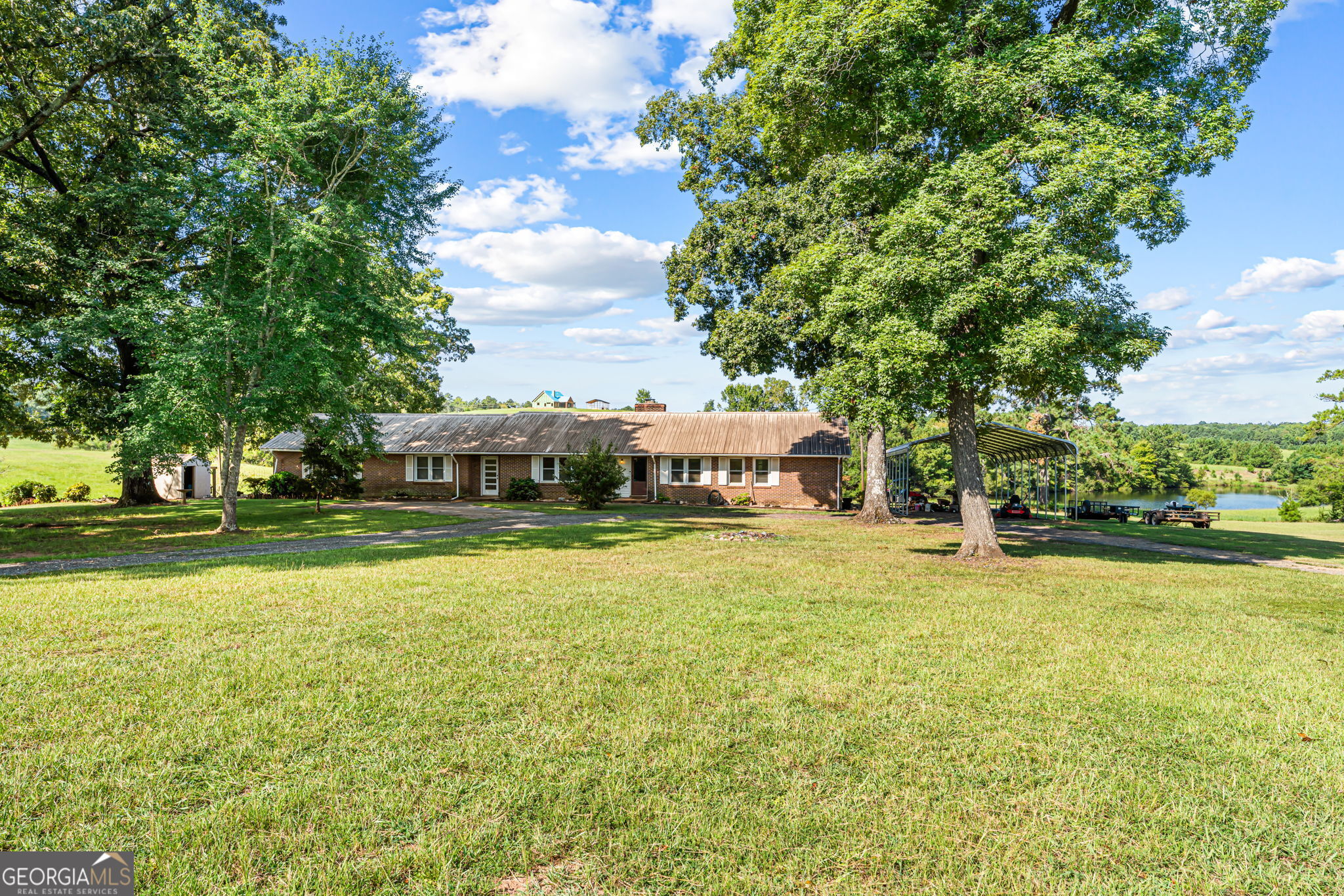 211 Allen Rd Property Photo 2