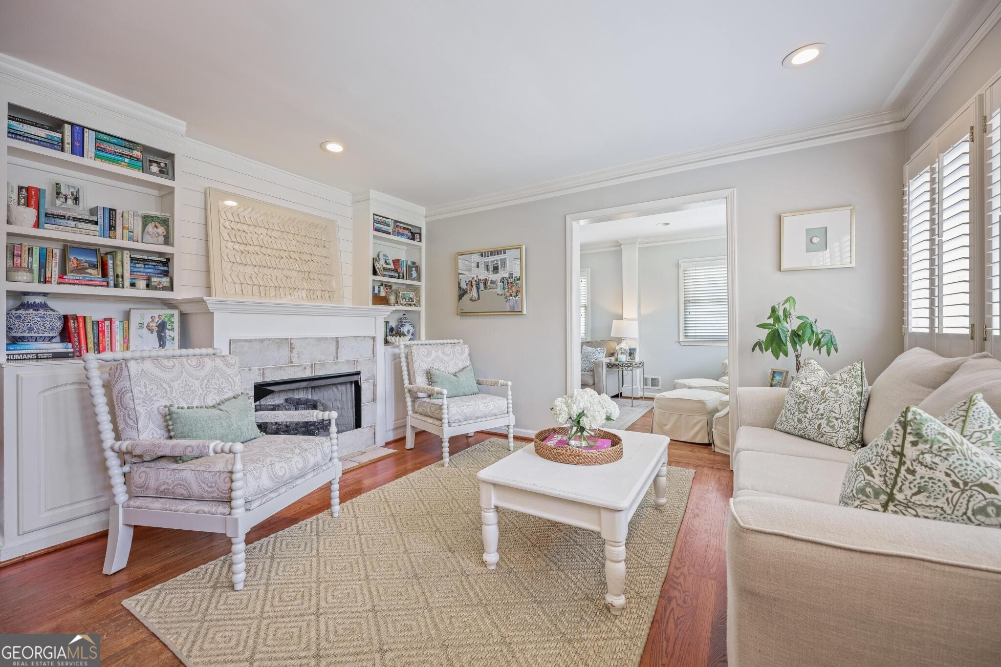 2524 Drew Valley Road Property Photo 3