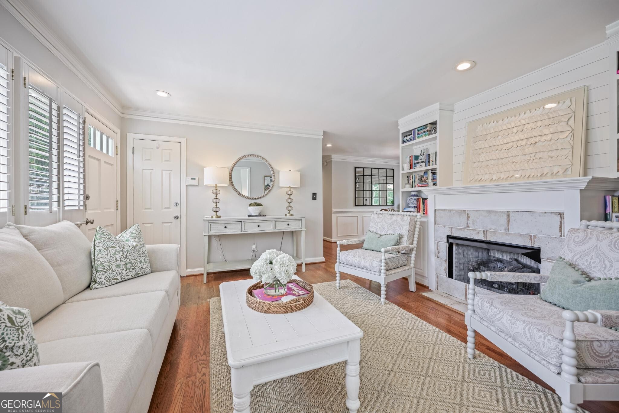 2524 Drew Valley Road Property Photo 4