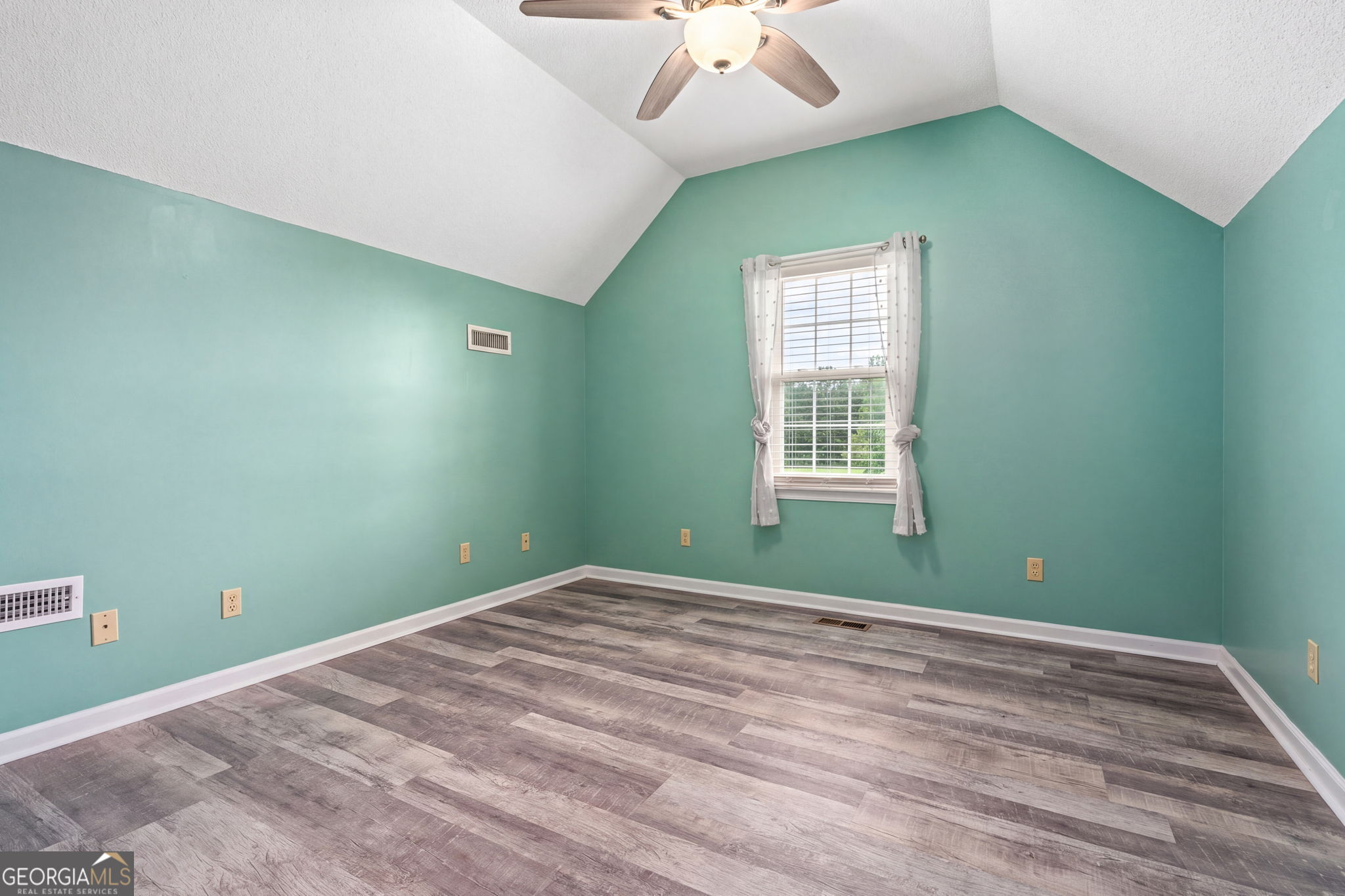 174 Oakview Way Property Photo 30
