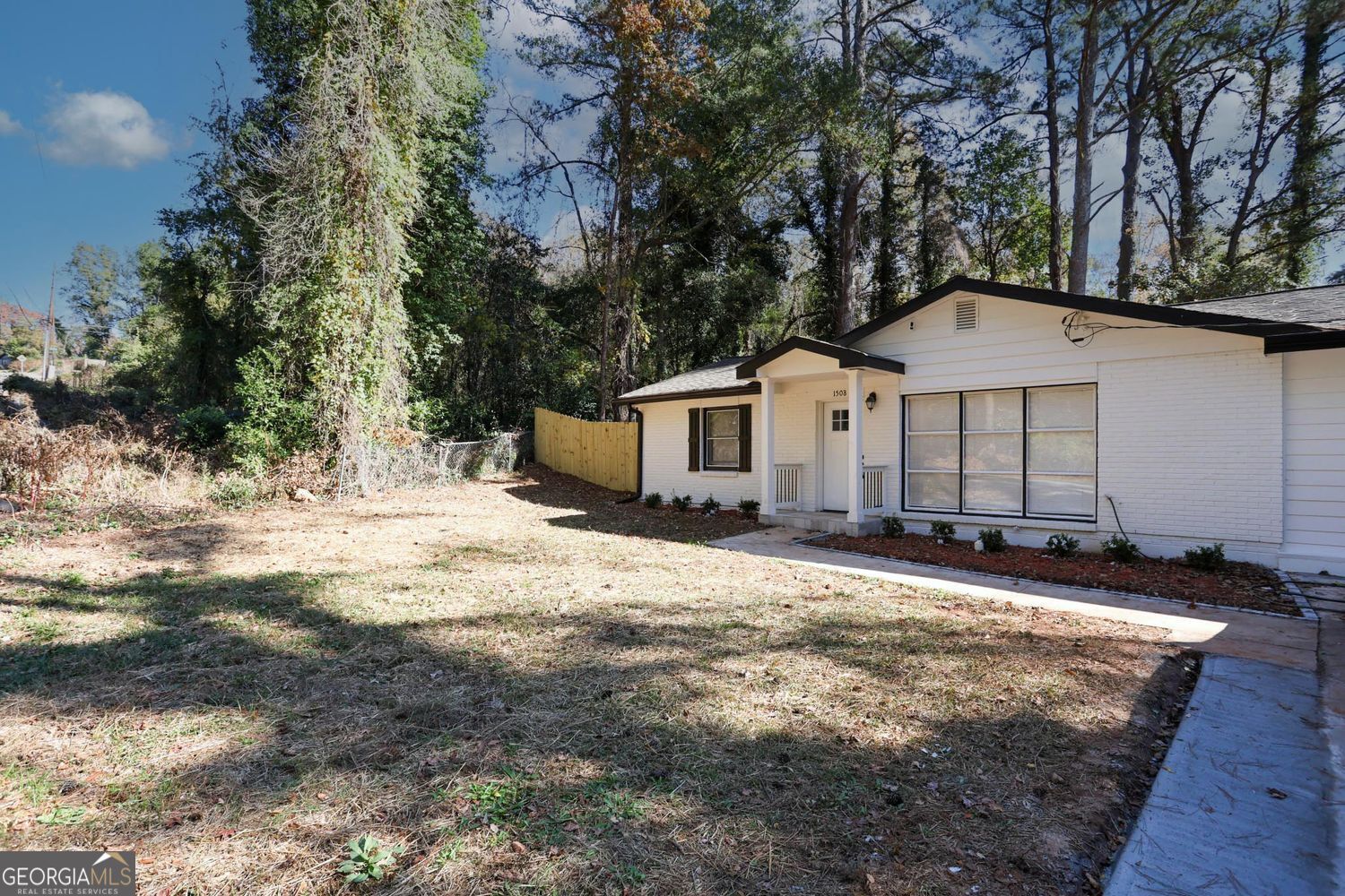 1508 Peachcrest Road Property Photo 2