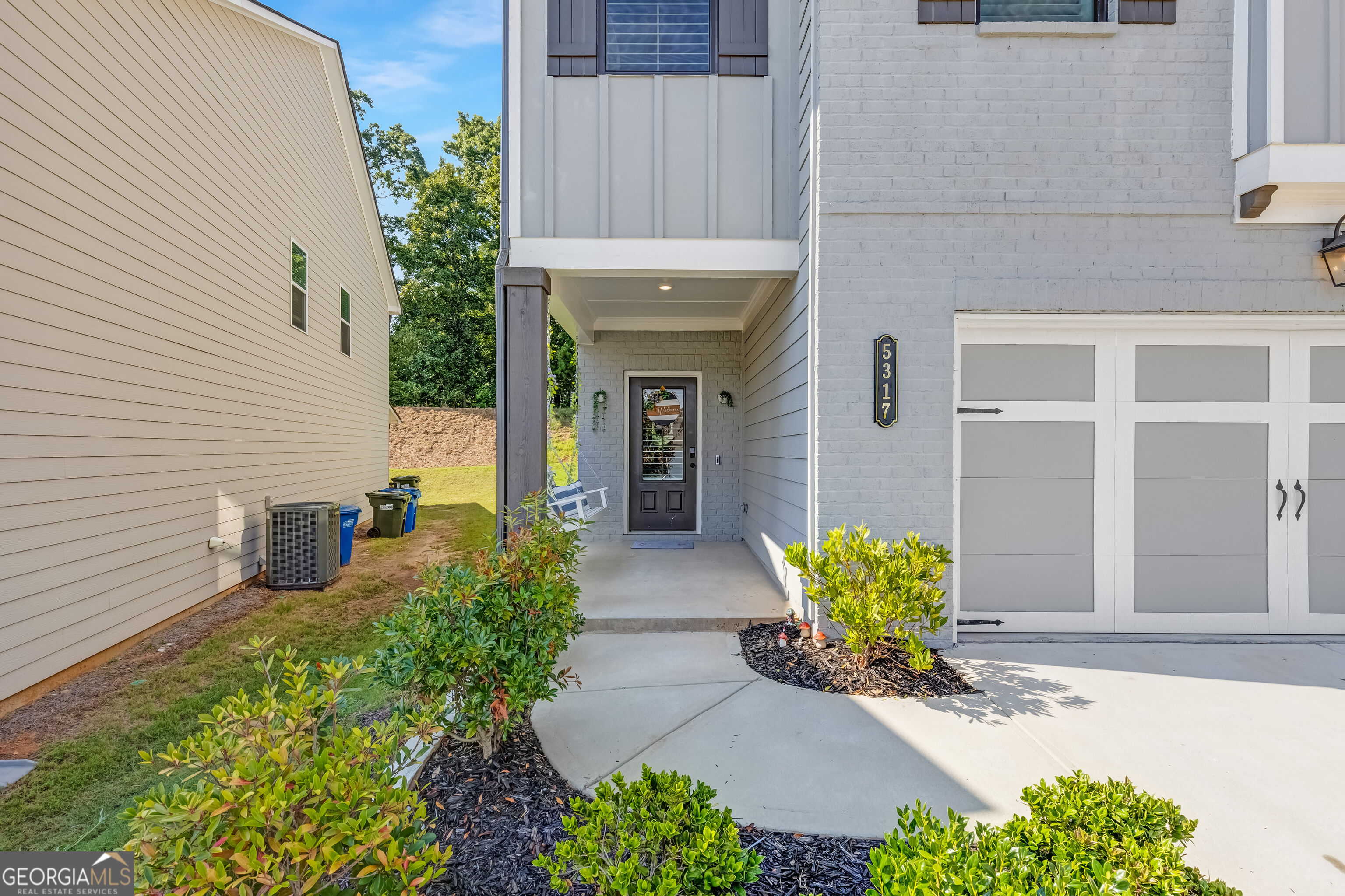 5317 Fox Hill Lane Property Photo 4
