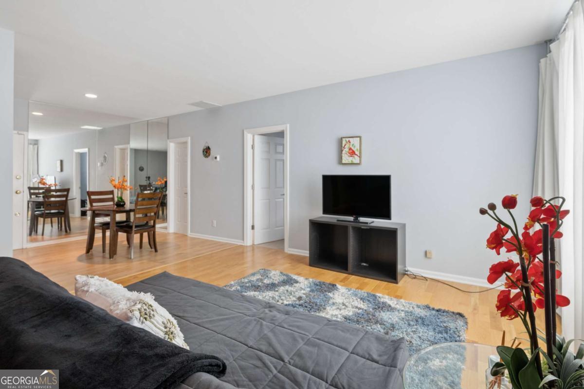 1421 Peachtree Street Ne # 304 Property Photo 5