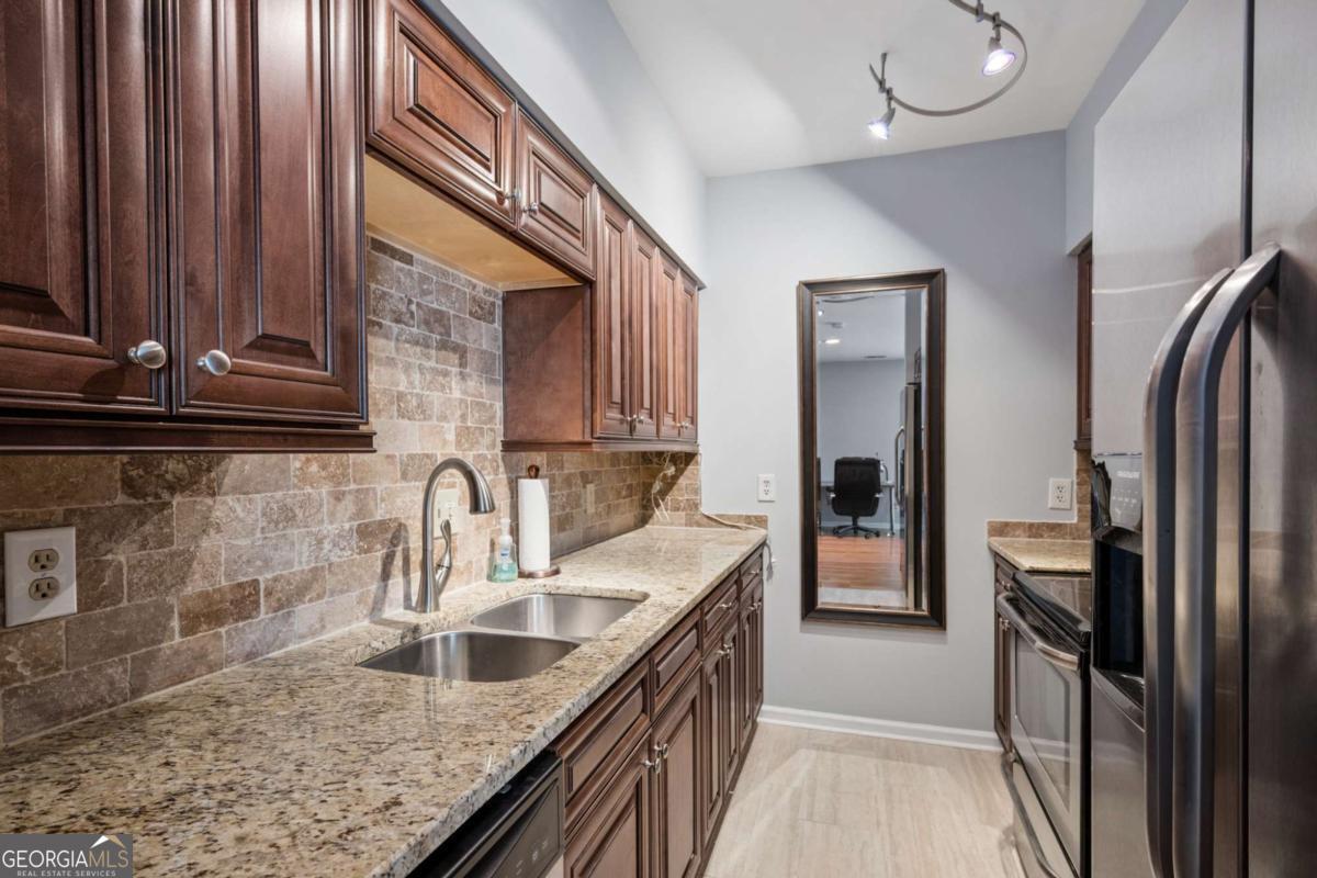 1421 Peachtree Street Ne # 304 Property Photo 7