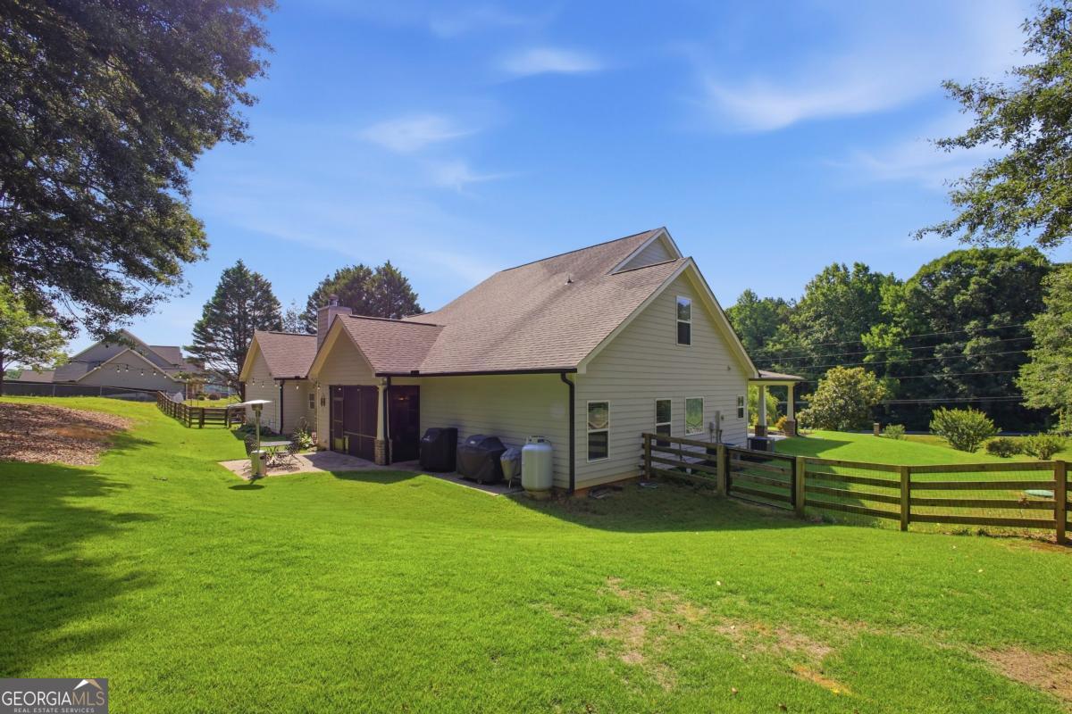 579 New Cut Road Property Photo 4