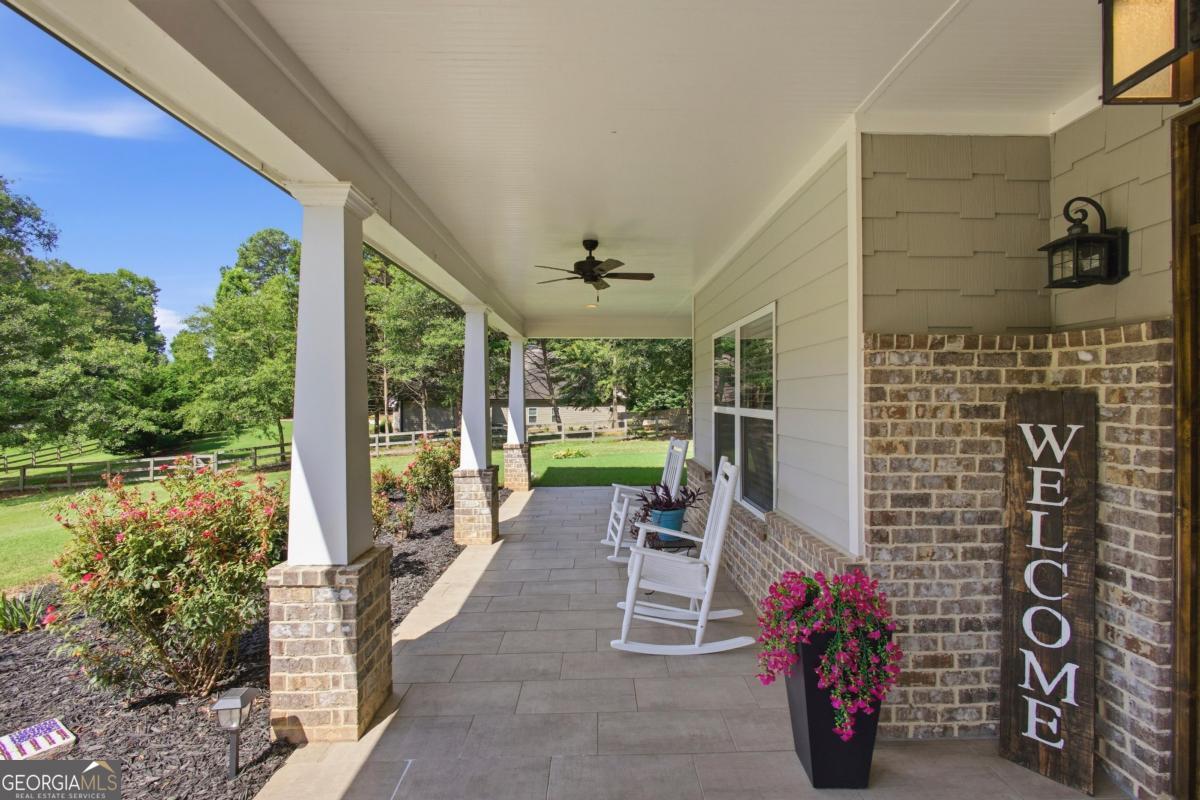 579 New Cut Road Property Photo 11