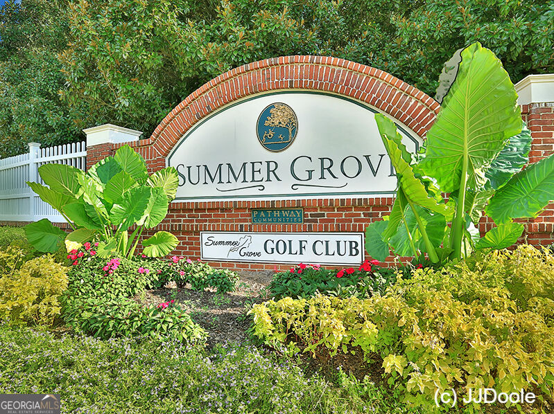 247 Highwoods Parkway Property Photo 6