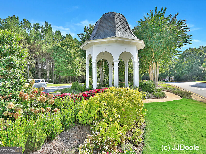 247 Highwoods Parkway Property Photo 7