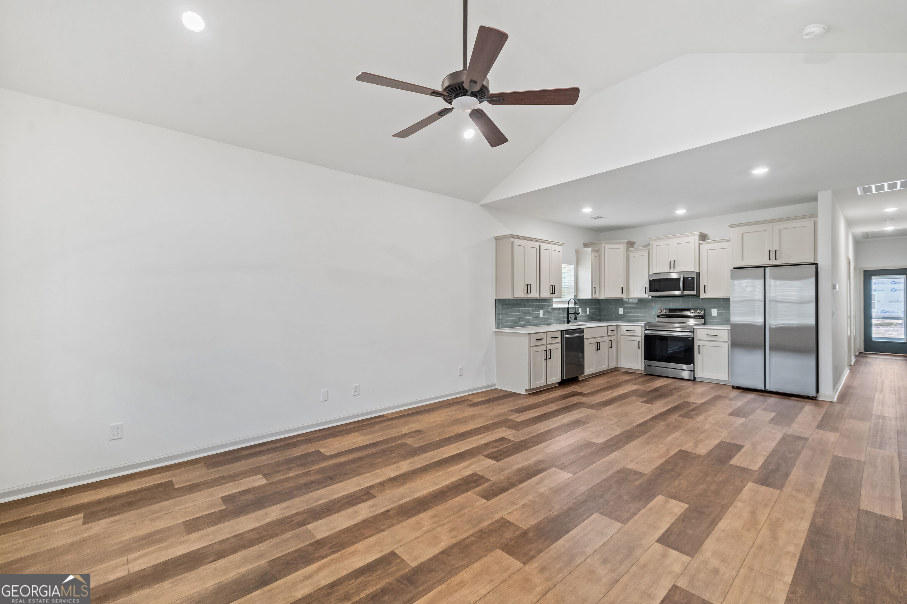 145 Waters Property Photo 11