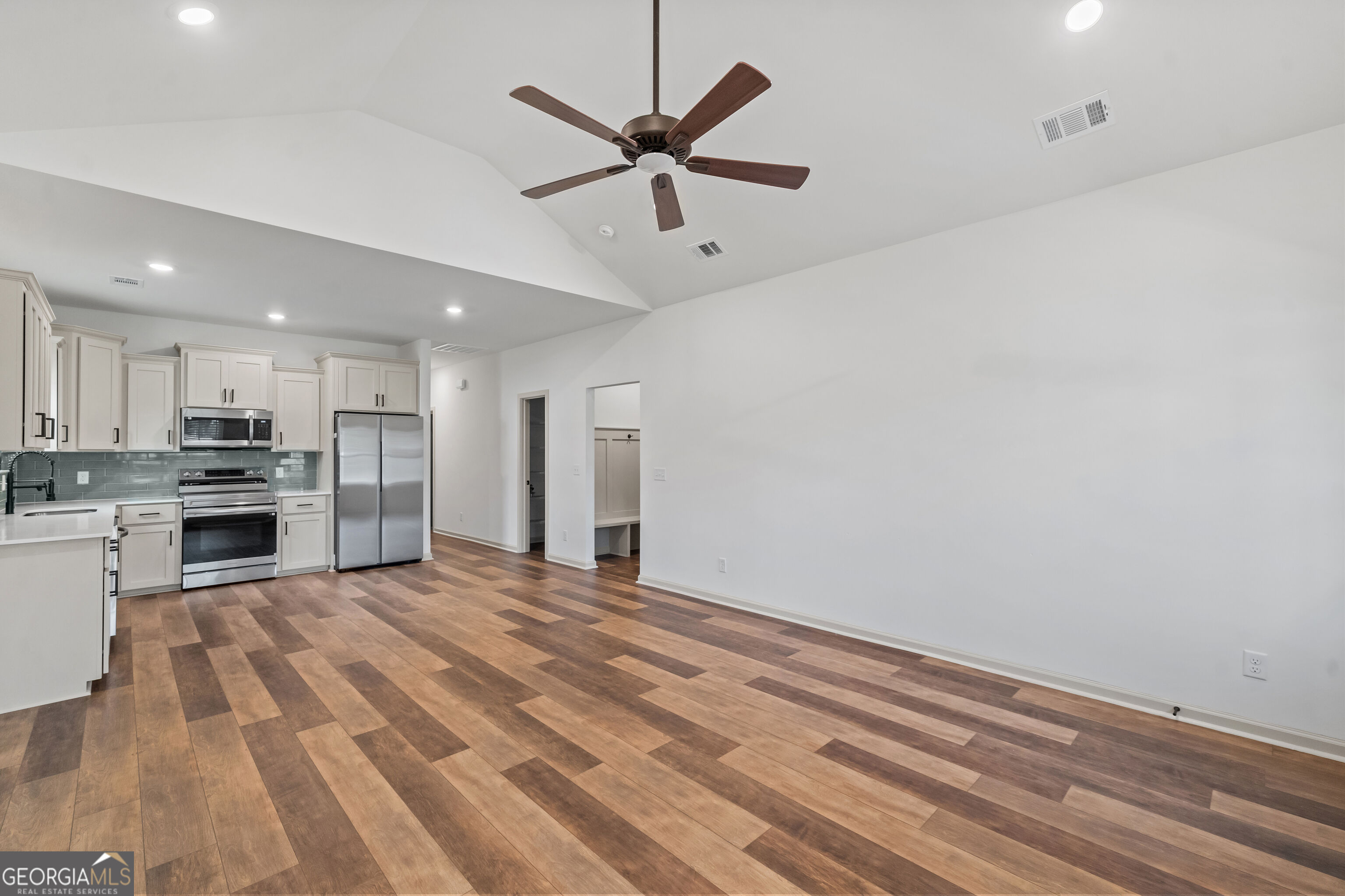 145 Waters Property Photo 12
