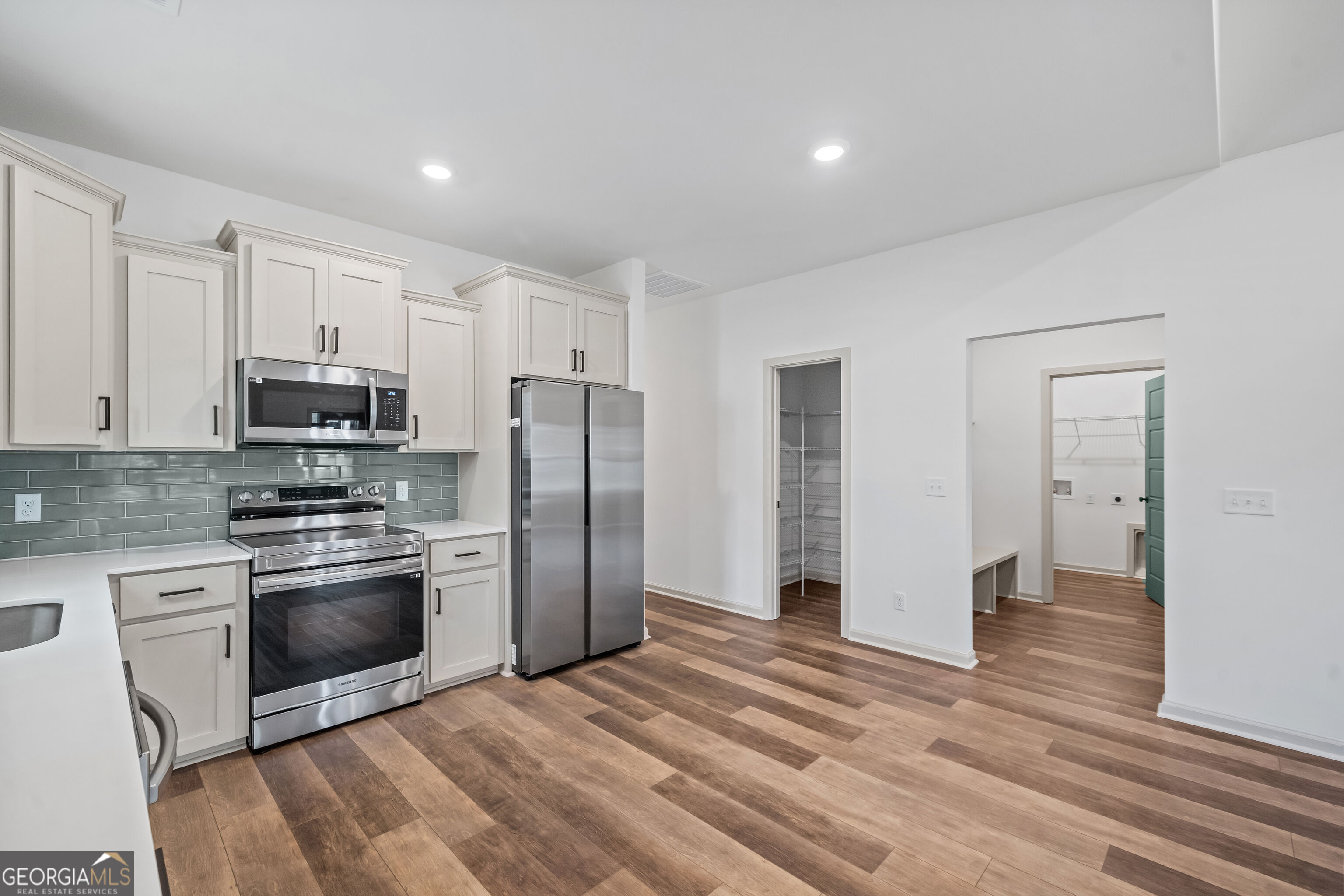 145 Waters Property Photo 16