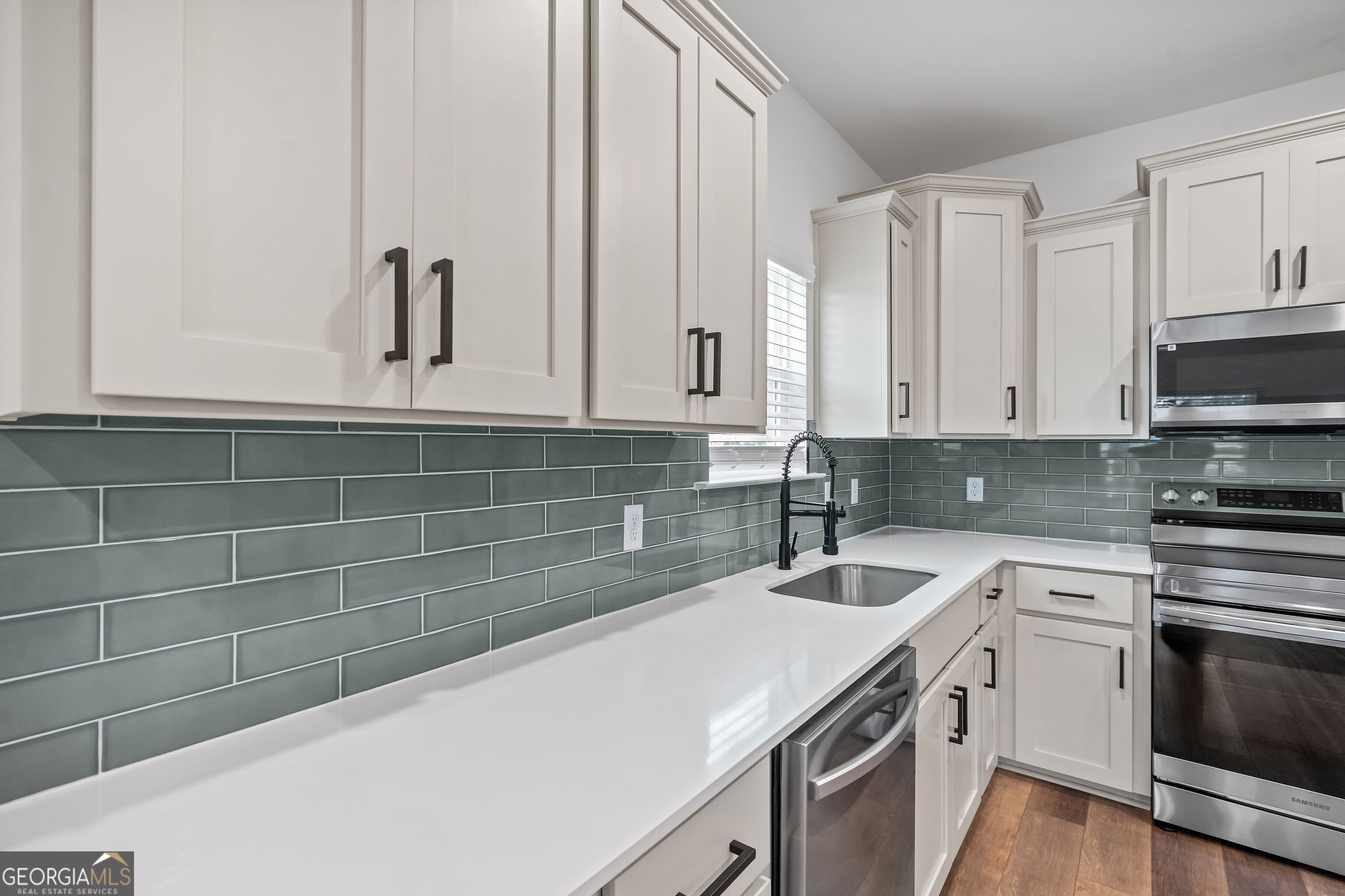 145 Waters Property Photo 18