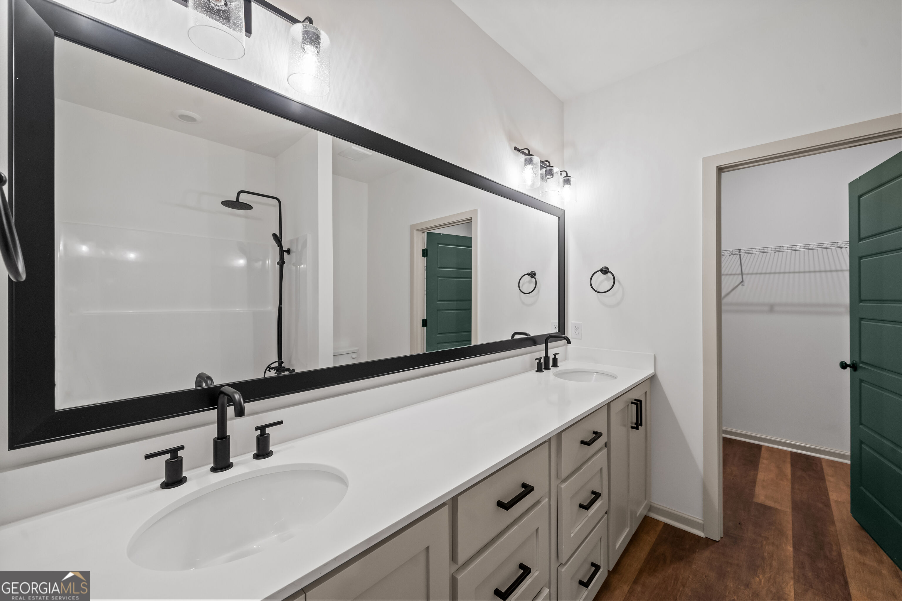 145 Waters Property Photo 23