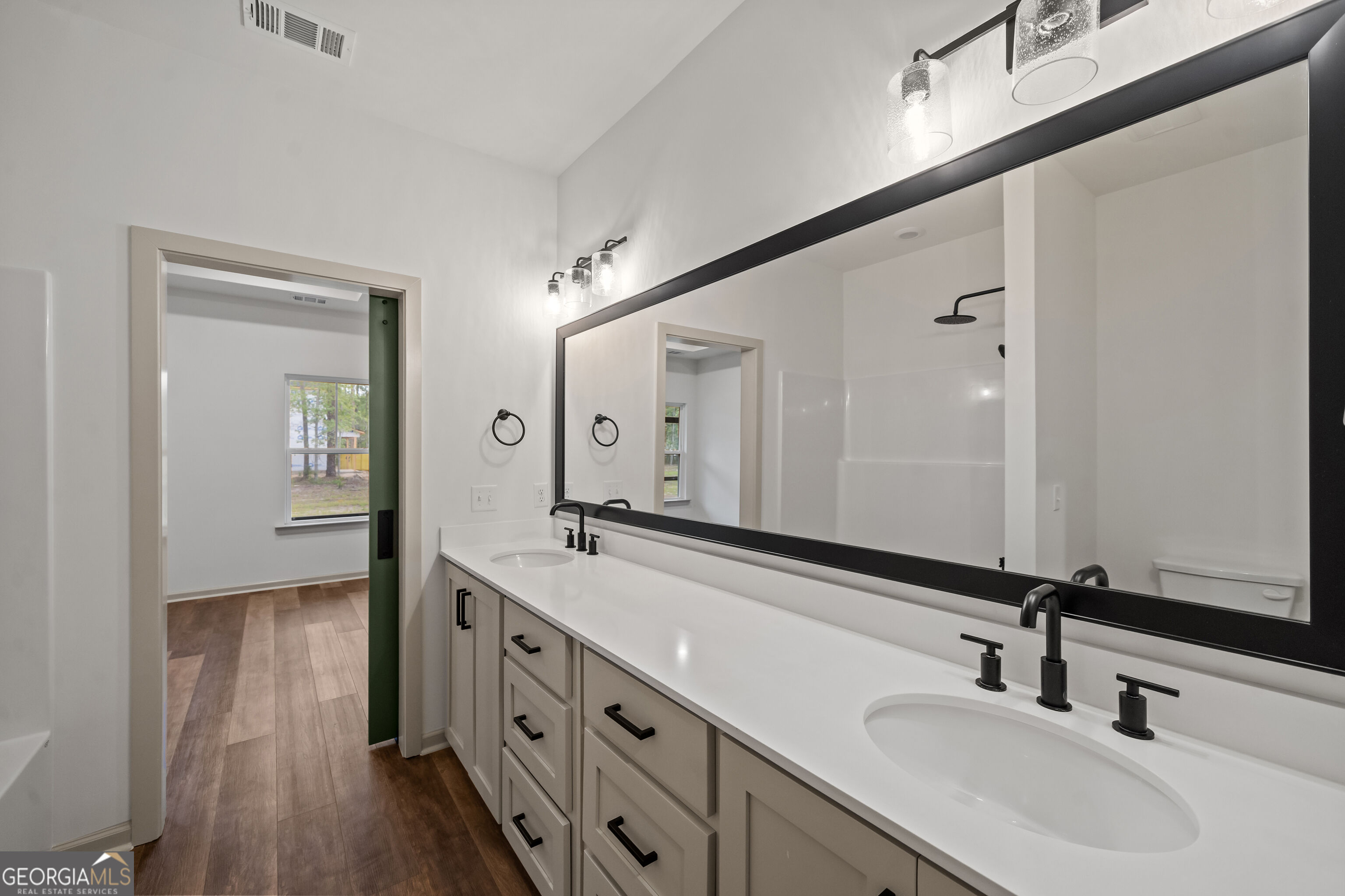 145 Waters Property Photo 24