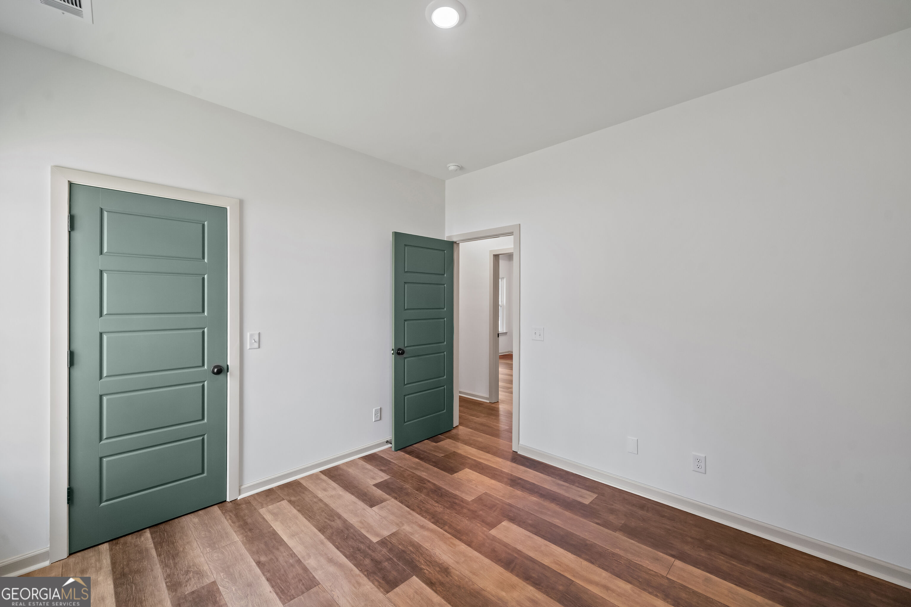 145 Waters Property Photo 28