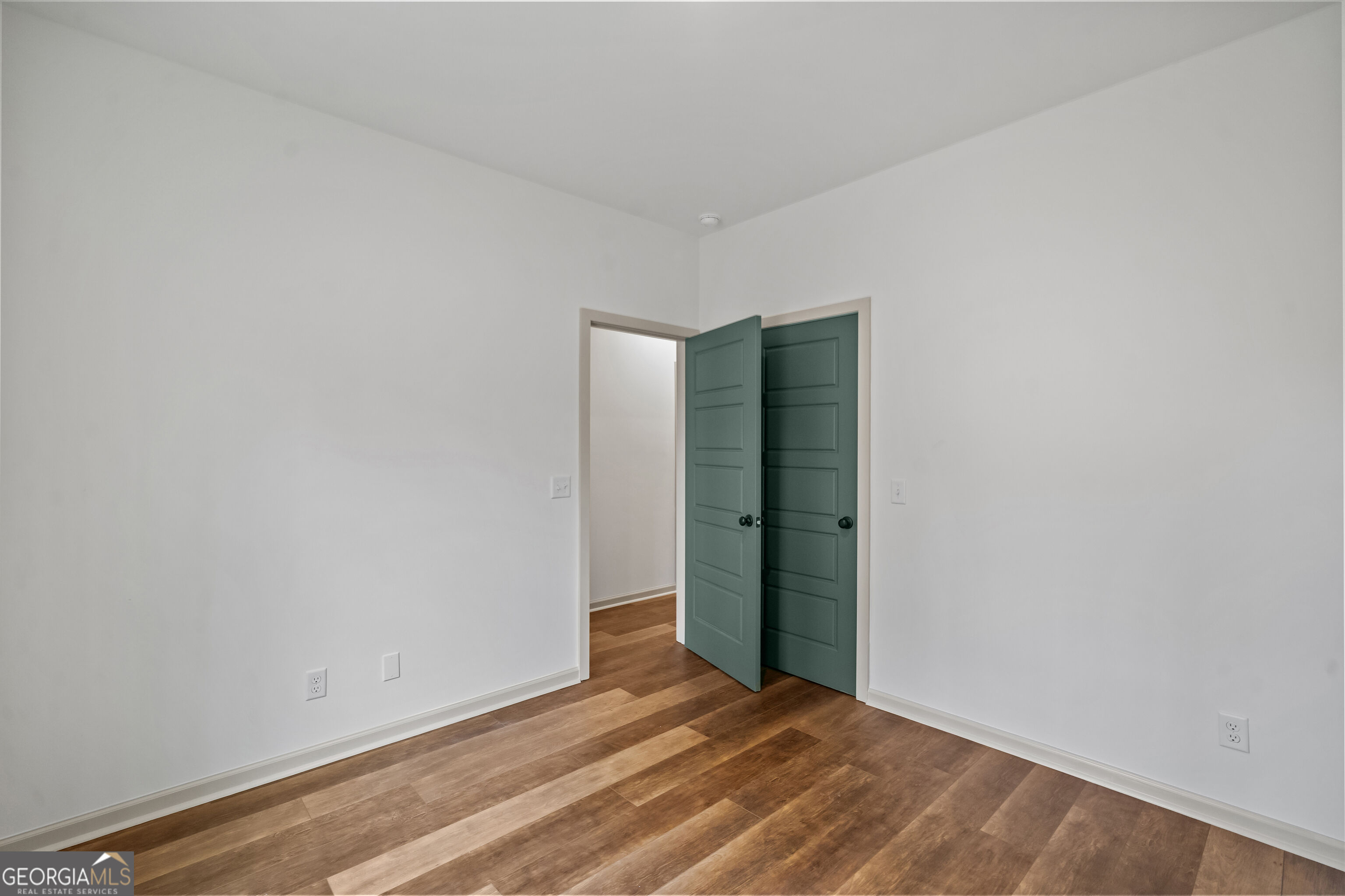 145 Waters Property Photo 31