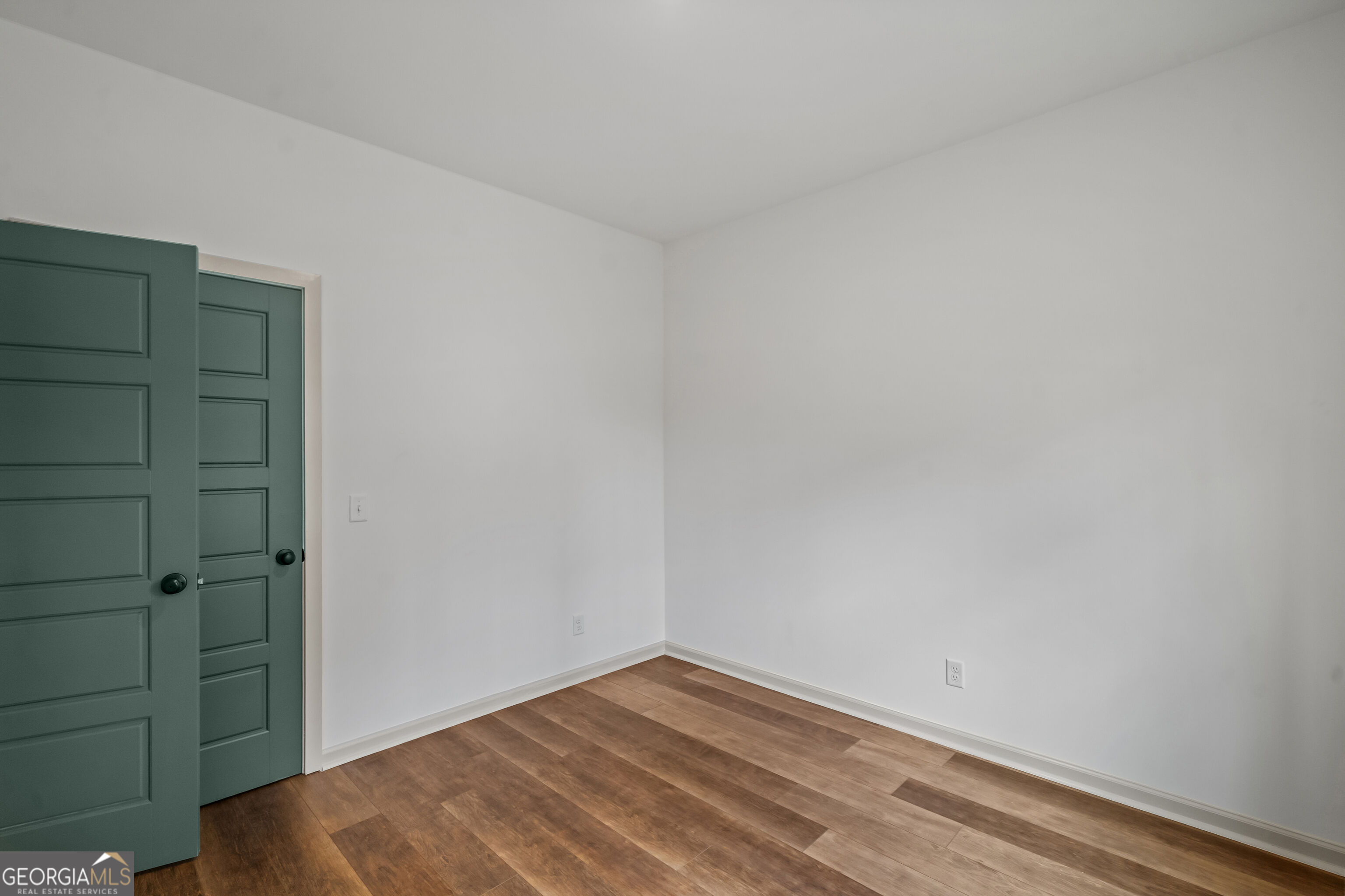 145 Waters Property Photo 32