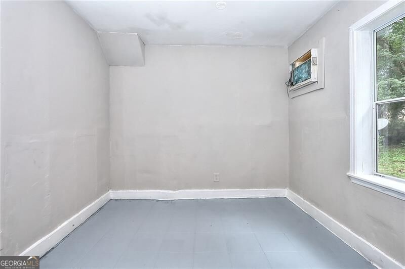 1080 Valley View Road Se Property Photo 7