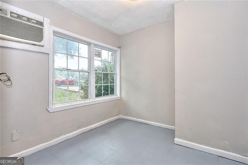 1080 Valley View Road Se Property Photo 13