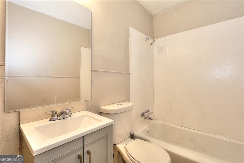 1080 Valley View Road Se Property Photo 14
