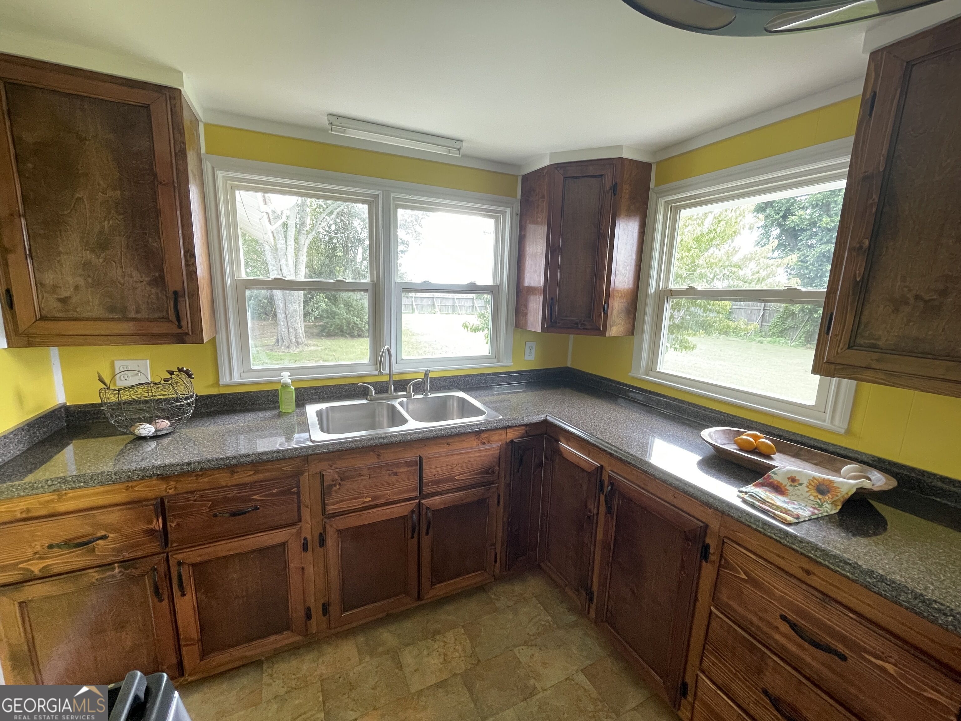 231 Barlow Road Property Photo 11