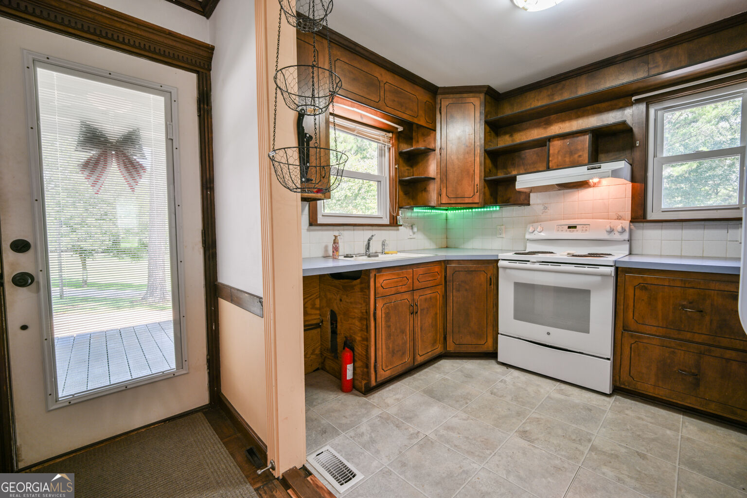 140 October Woods Drive Property Photo 4