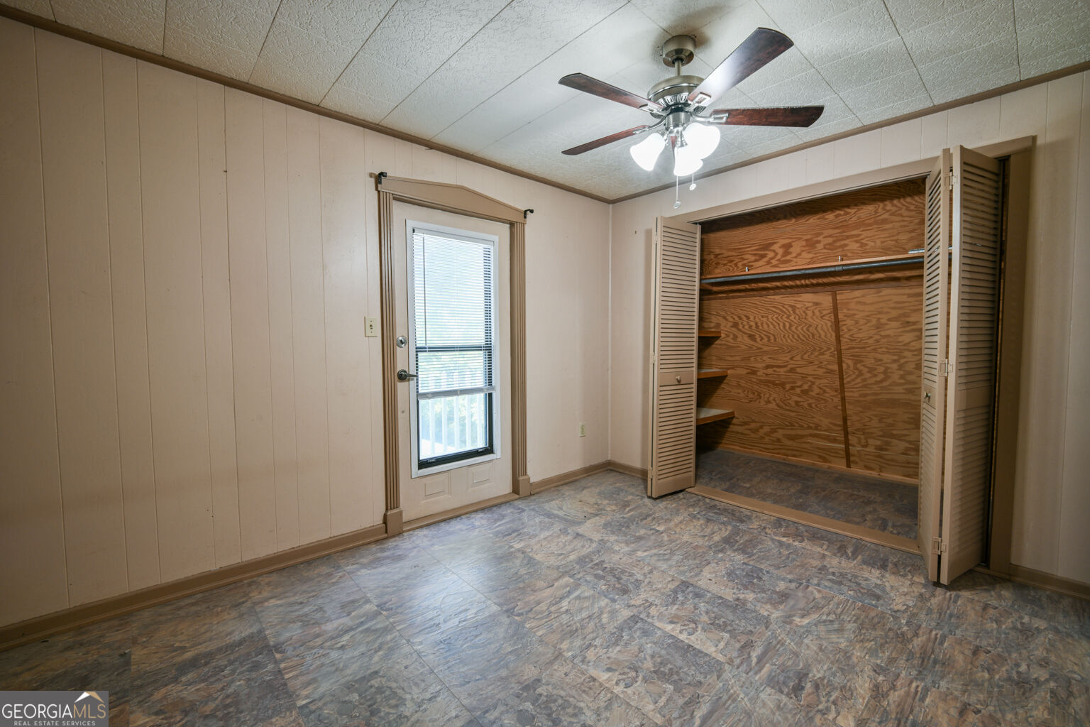 140 October Woods Drive Property Photo 31