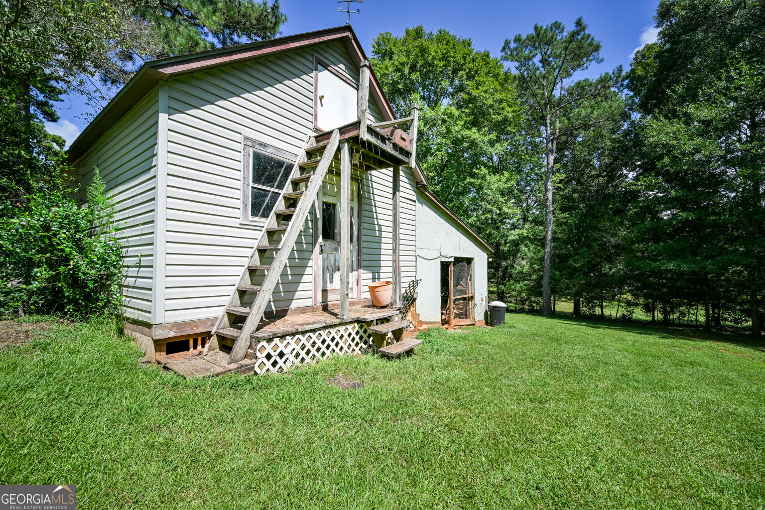 140 October Woods Drive Property Photo 40