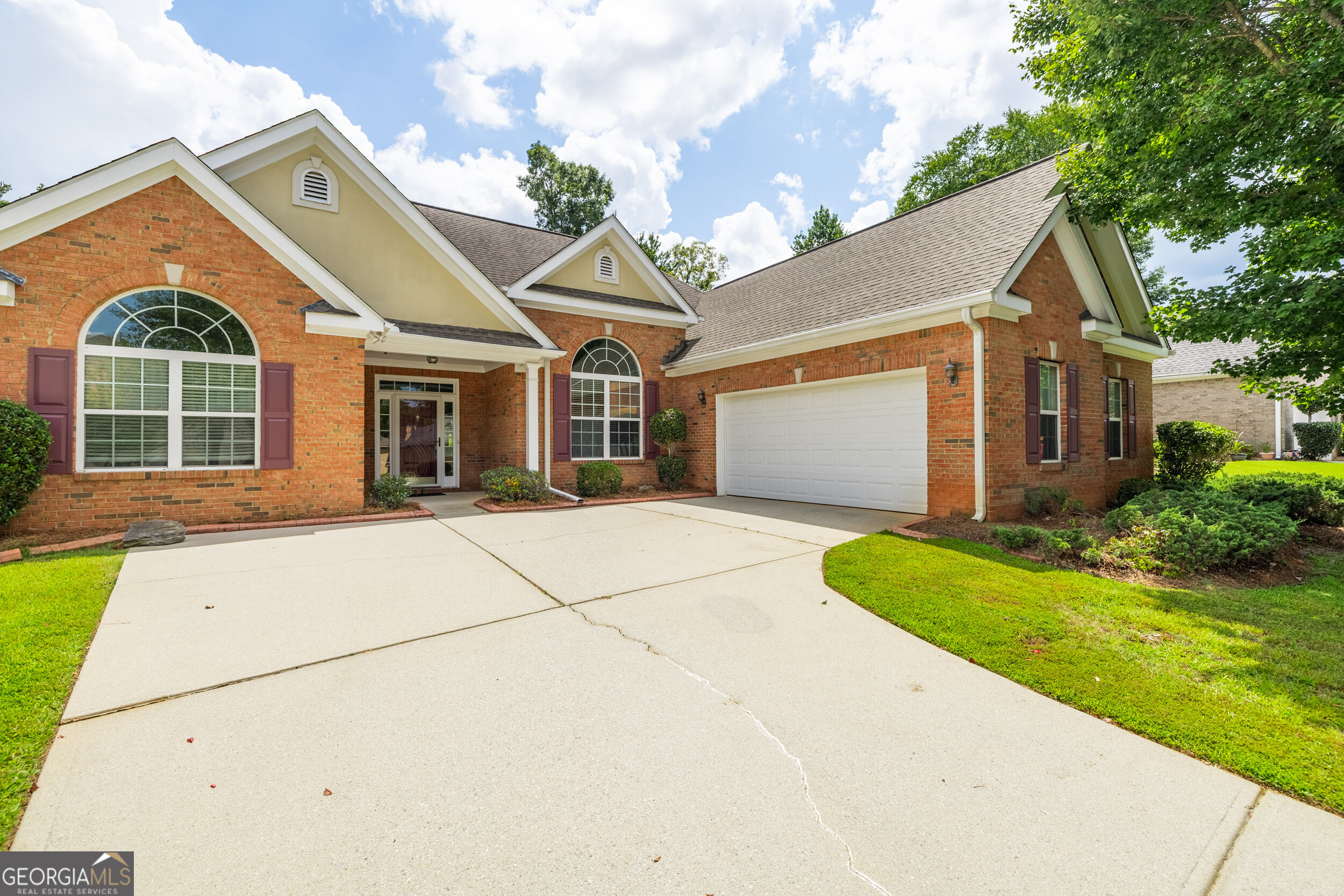 8004 Larksview Drive Property Photo 3