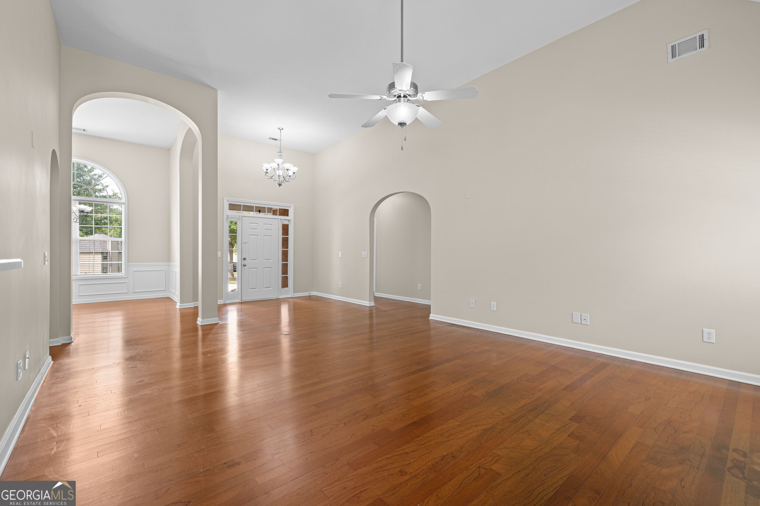 8004 Larksview Drive Property Photo 13